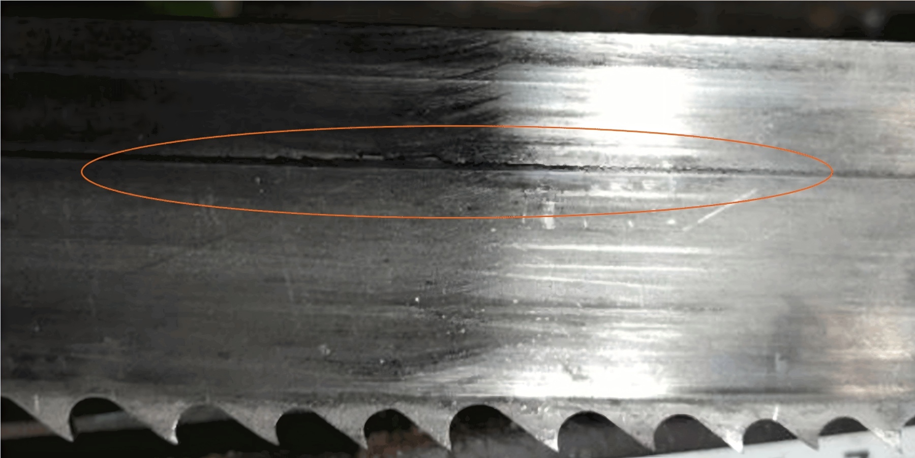 Band saw blade crack from center of body analysis diagram